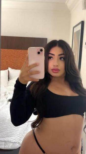 Liv, 21  female escort, Northern Virginia