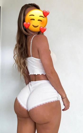 DEISI, 27  female escort, Northern Virginia