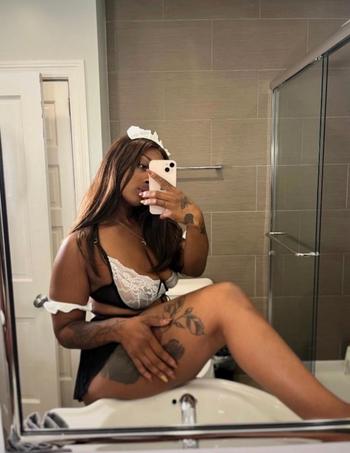 Naturale, 26  female escort, Northern Virginia