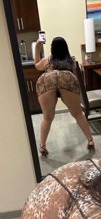 323-471-5136, 28  female escort, Northern Virginia