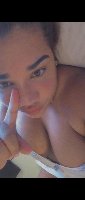 Yuli, 27  female escort, Northern Virginia